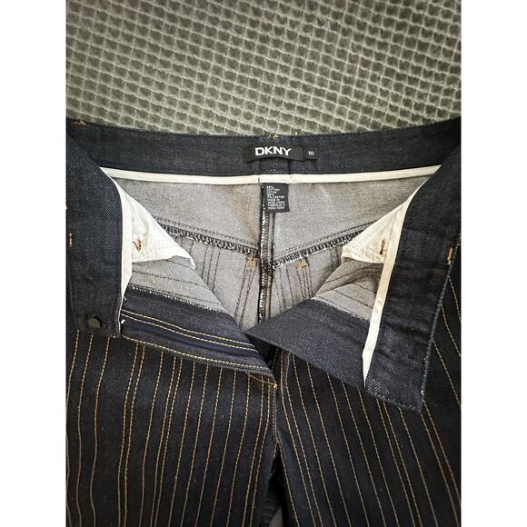 DKNY Jeans - Picture 5 of 6
